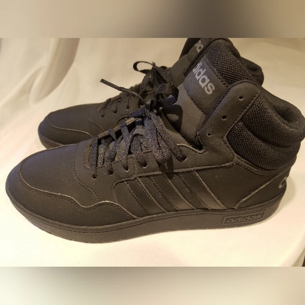 Men Adidas Hoops Mid Triple Black Shoes Sneakers Size 12 - Picture 2 of 8